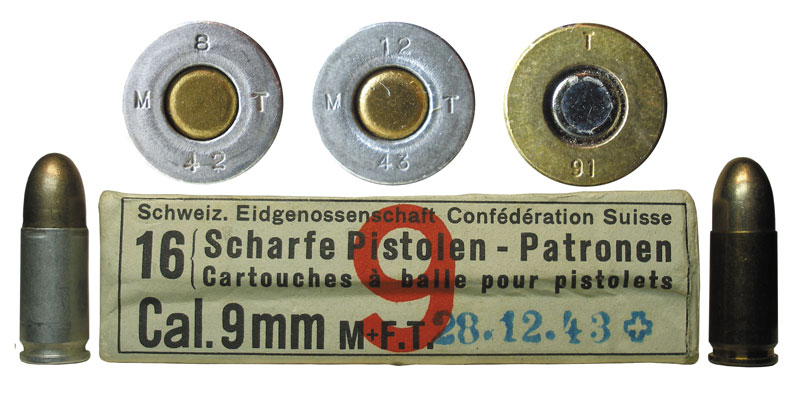  Швейцарские патроны 9х19. Левый патрон снаряжен в алюминиевую гильзу марки Avional