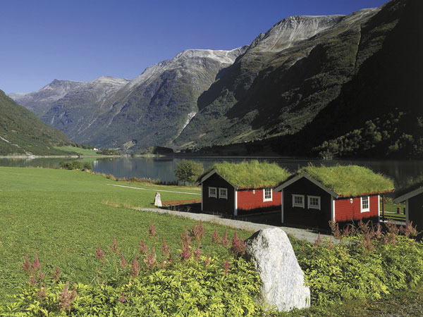 Норвежские пейзажи, будь-то дикая природа или населенная местность, остаются в памяти навсегда