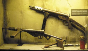  Польские пистолеты-пулеметы Blyskawica и STEN